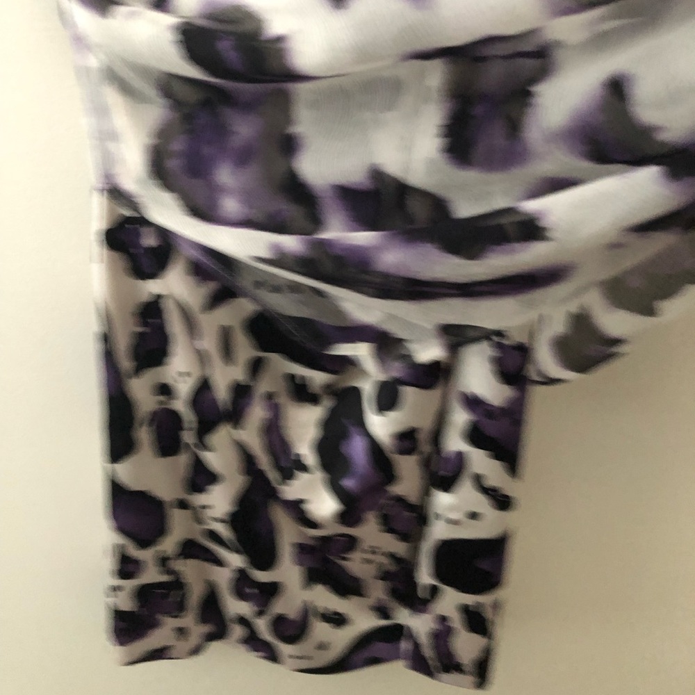 HOST PICK ⭐️ Beautiful Le Chateau purple animal print silk dress - Picture 4 of 12